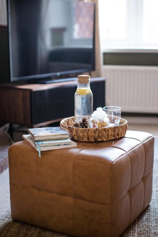 4-Bed Cotswold Getaway With Hot Tub & Gaming Room Churchdown المظهر الخارجي الصورة