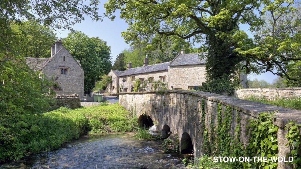 4-Bed Cotswold Getaway With Hot Tub & Gaming Room Churchdown المظهر الخارجي الصورة
